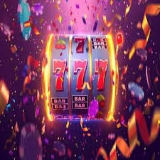 Ayey777 APP မိုဘိုင်းဖုန်းဖြင့် Esports လောင်းကစားနေသည့် မြင်ကွင်း
